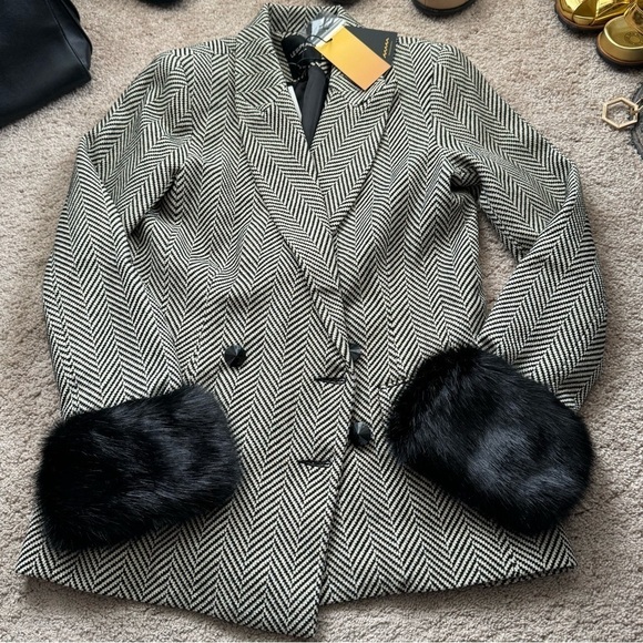 Le Superbe- NWT Black & Grey Chevron David Boa Fur Cuff Blazer Jacket - Picture 4 of 10